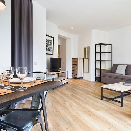 Amister Apartments Барселона Экстерьер фото